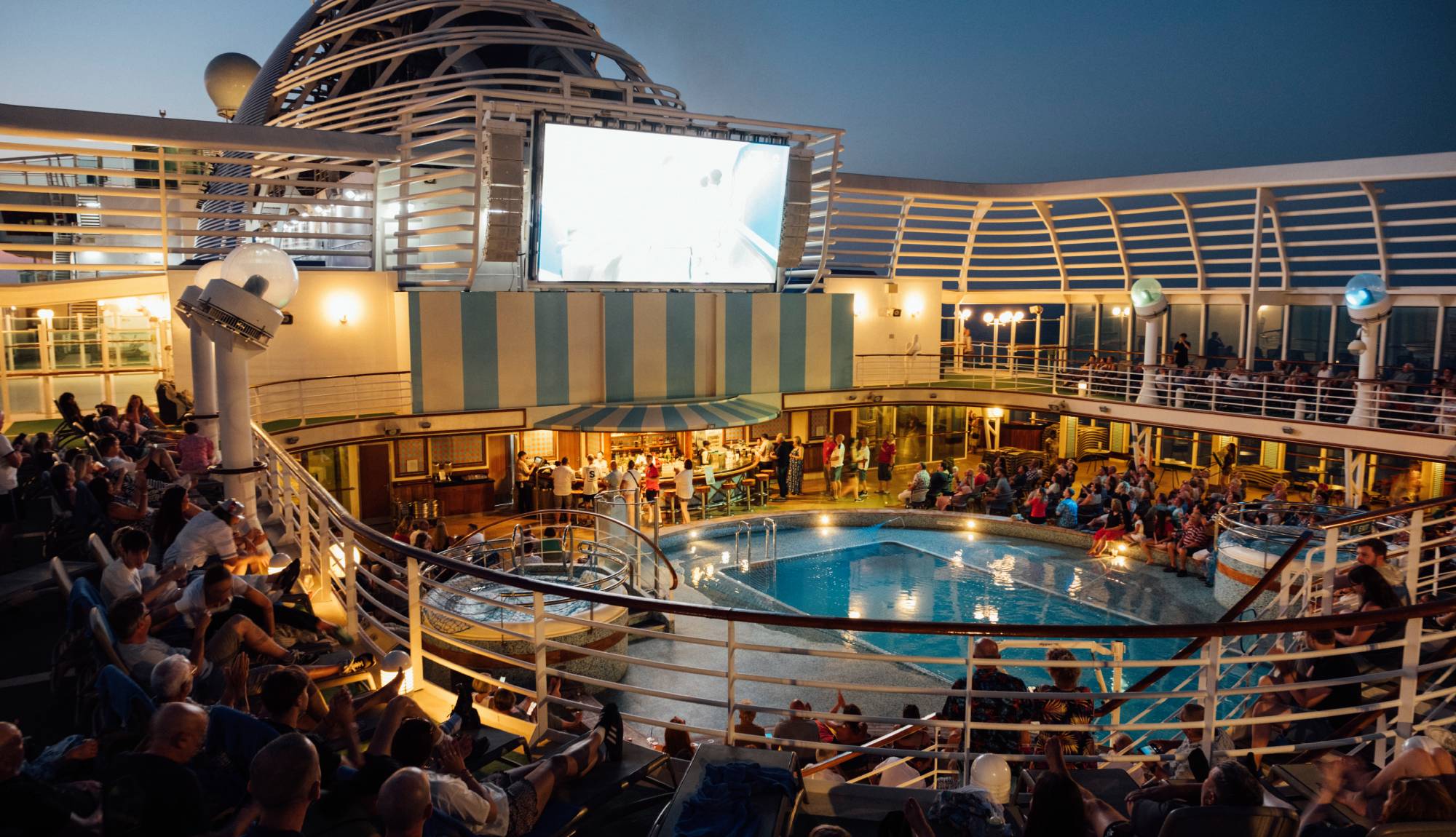 P&O Azura SeaScreen