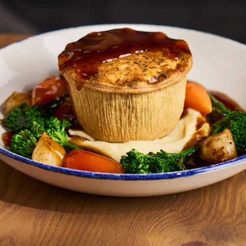 P&O Cruises - Dining - The Keel & Cow Chicken Pie