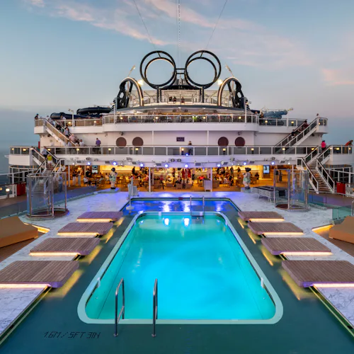 MSC Seaview - Panorama Pool Deck Pool Sea Light Whirlpool bath