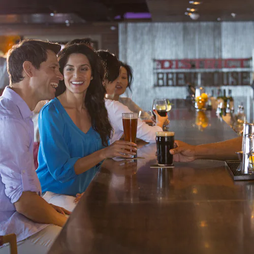 Norwegian Cruise Line - Norwegian Escape - District Brew House
