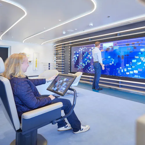 Hapag-Lloyd Cruises - HANSEATIC inspiration Ocean Academy