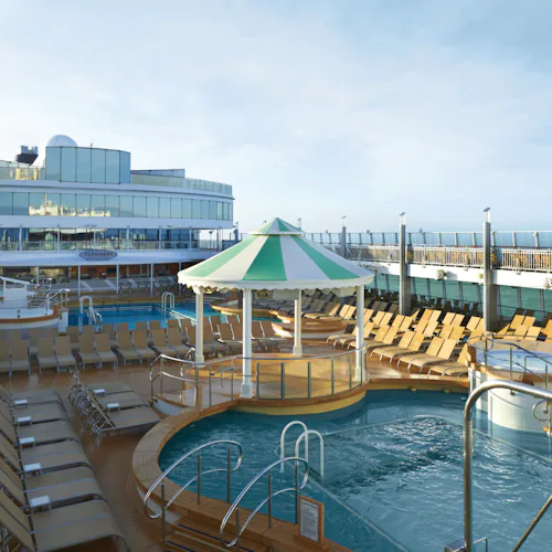 Norwegian Cruise Line - Norwegian Jewel - Pool Deck