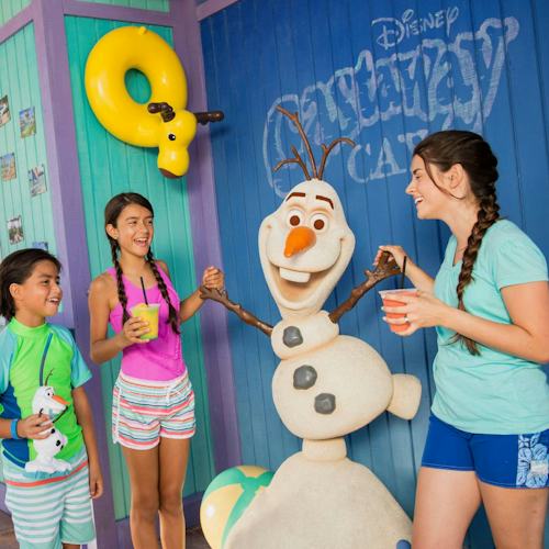 Disney Castaway Cay - Guests at Olaf's Summertime Freeze, Disney Castaway Cay