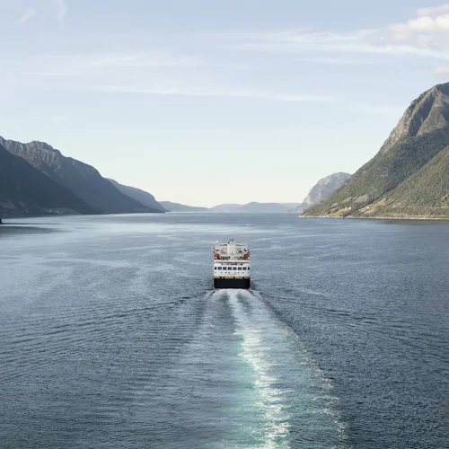 Havila Voyages - Havila Castor, Hjørundfjord