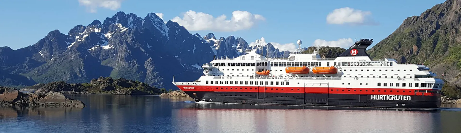 Hurtigruten - MS Nordnorge reflection
