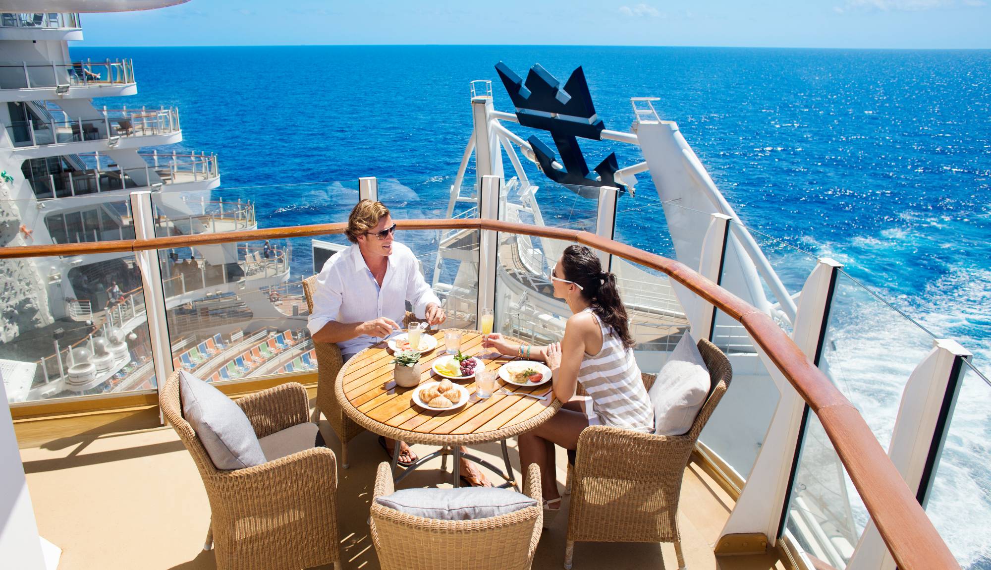 Royal Caribbean - Dining - Dining on the Balcony of an AQ Suite