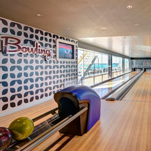 MSC Meraviglia - Bowling Alley
