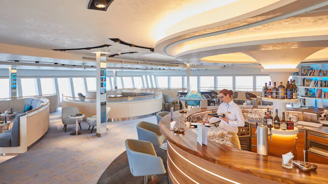Hapag-Lloyd Cruises - HANSEATIC nature Observation Lounge